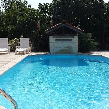 Bed & Breakfast Les Tilleuls Saint-Pe-Delbosc