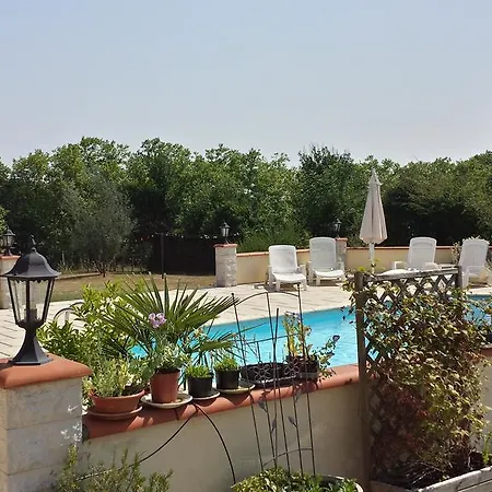 Les Tilleuls Bed & Breakfast