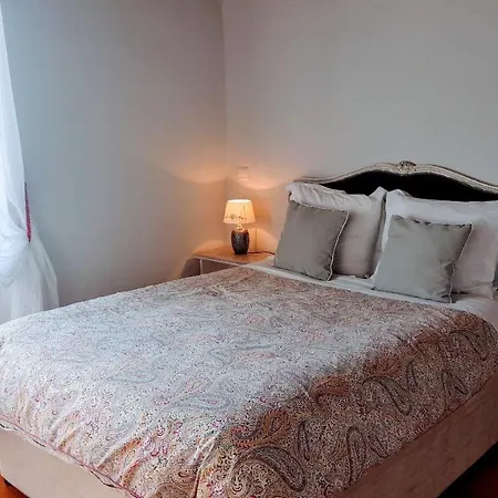 Les Tilleuls Bed & Breakfast *