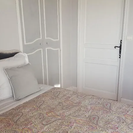 Les Tilleuls Bed & Breakfast